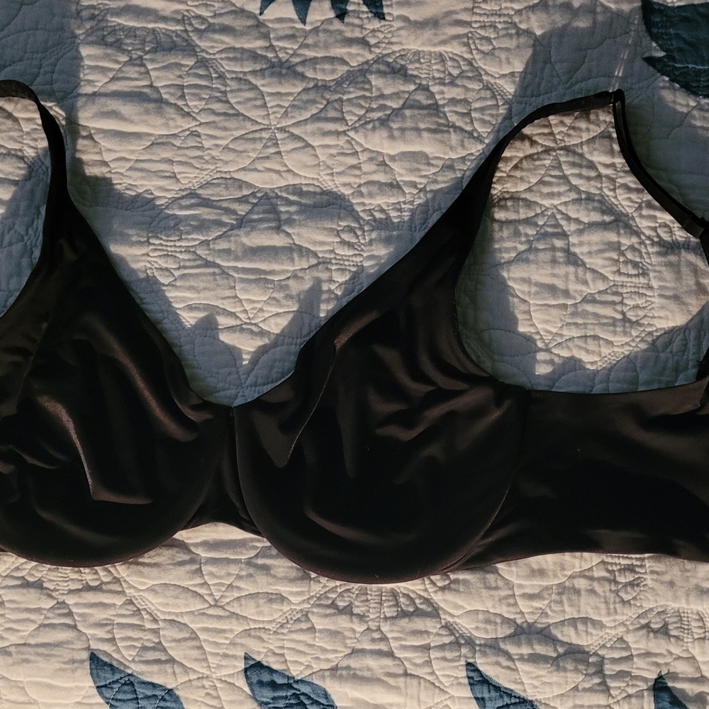 SKIMS Sleek Black Women's Bra